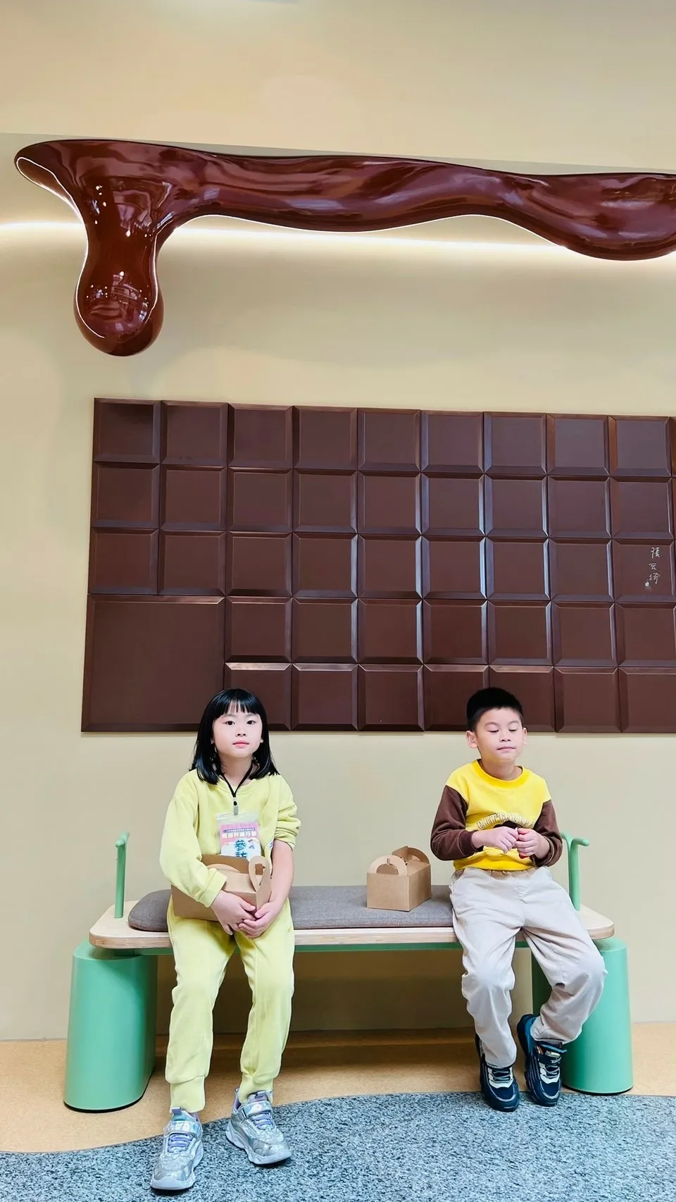 LINE_ALBUM_桃園市政府經濟發展局｜職感升級行動計劃｜宏亞食品觀光工廠｜7 7 巧克力共和_241128_55.jpg