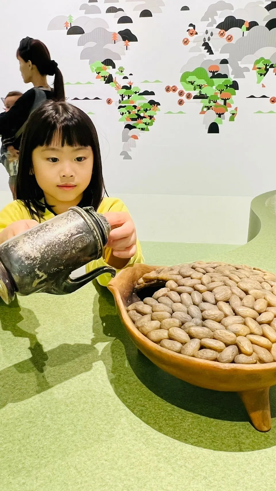 LINE_ALBUM_桃園市政府經濟發展局｜職感升級行動計劃｜宏亞食品觀光工廠｜7 7 巧克力共和_241128_109.jpg